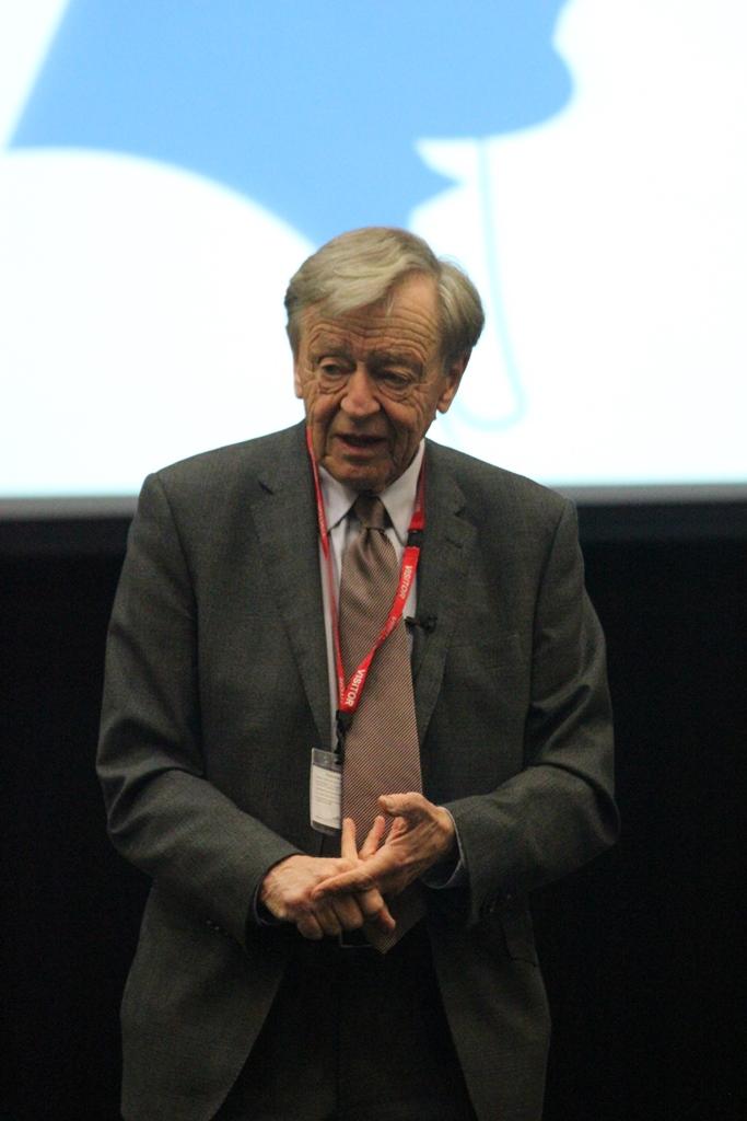 cheadle hulme school old waconian lord alfred dubs speaks to sixth form students in a lecture about refugees for The Ezekiel Browne Society